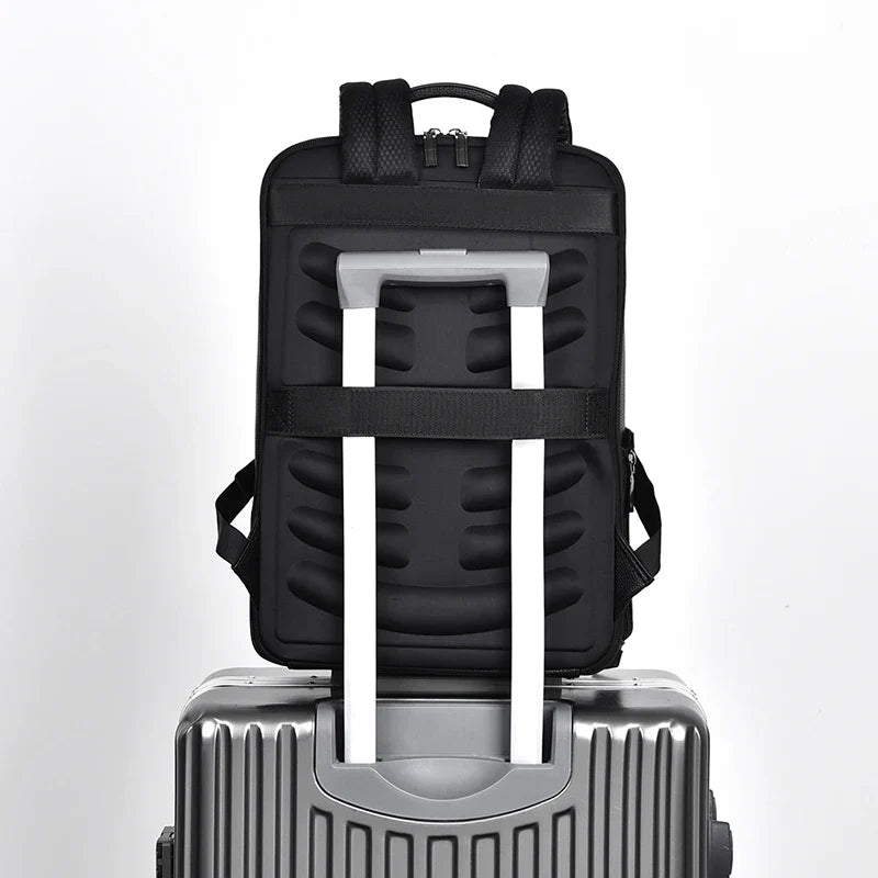 Zaino Uomo in Pelle con Porta USB – Elegante e Funzionale per Ufficio, Viaggi e Laptop