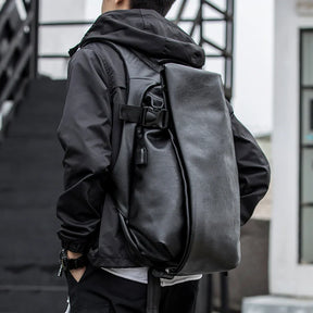 Zaino Uomo in Pelle Impermeabile con Porta USB – Grande Capacità per Laptop, Business e Viaggi