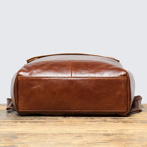 Zaino Vintage Uomo in Vera Pelle Cowhide Leathfocus – Crossbody e Backpack per Laptop 15"