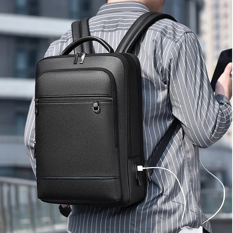 Zaino Executive Uomo in Cuoio con Ricarica USB – Elegante e Funzionale per Laptop e Viaggi d’Affari