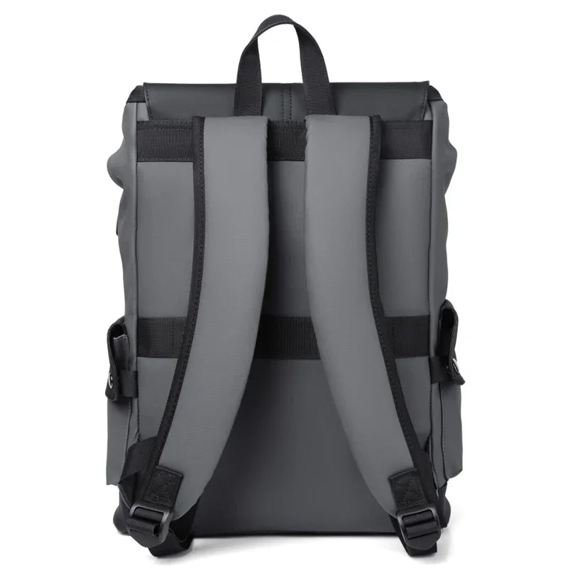 Zaino Uomo in Pelle PU Impermeabile con Porta USB – Grande Capacità per Laptop Business e Vita Urbana