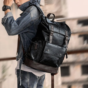 Zaino Uomo Antifurto in Cuoio – Grande Capacità per Laptop e Viaggi d’Affari