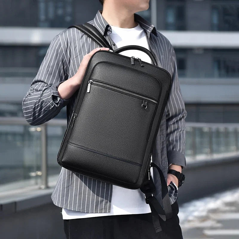 Zaino Executive Uomo in Cuoio con Ricarica USB – Elegante e Funzionale per Laptop e Viaggi d’Affari