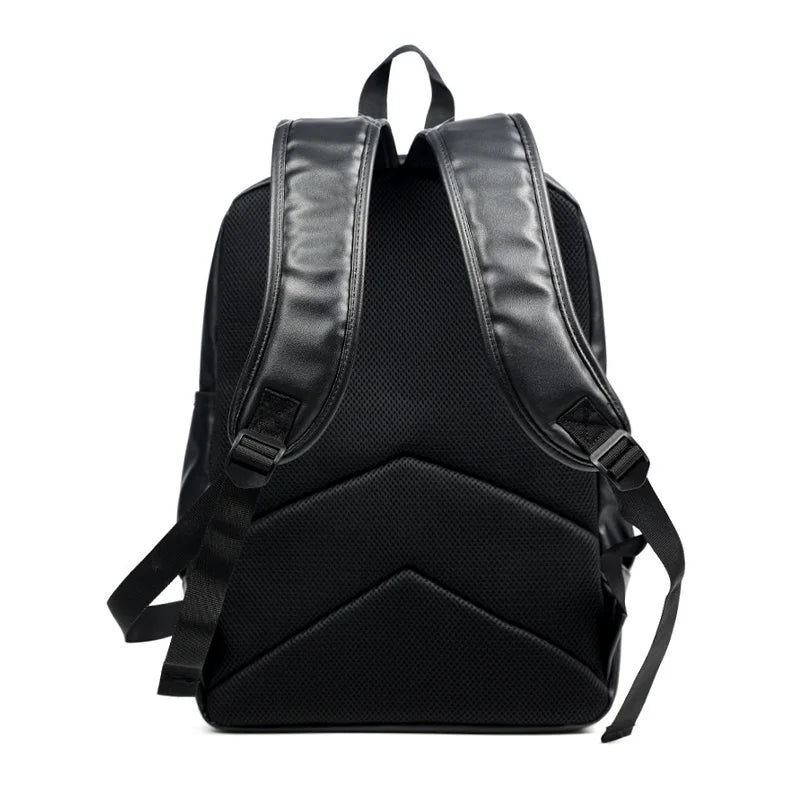 Zaino Uomo in Cuoio Impermeabile con Porta USB – Perfetto per Laptop 14” e Viaggi Casual
