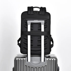 Zaino Uomo in Pelle con Porta USB – Elegante e Funzionale per Ufficio, Viaggi e Laptop