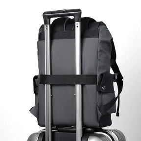 Zaino Uomo in Pelle PU Impermeabile con Porta USB – Grande Capacità per Laptop Business e Vita Urbana
