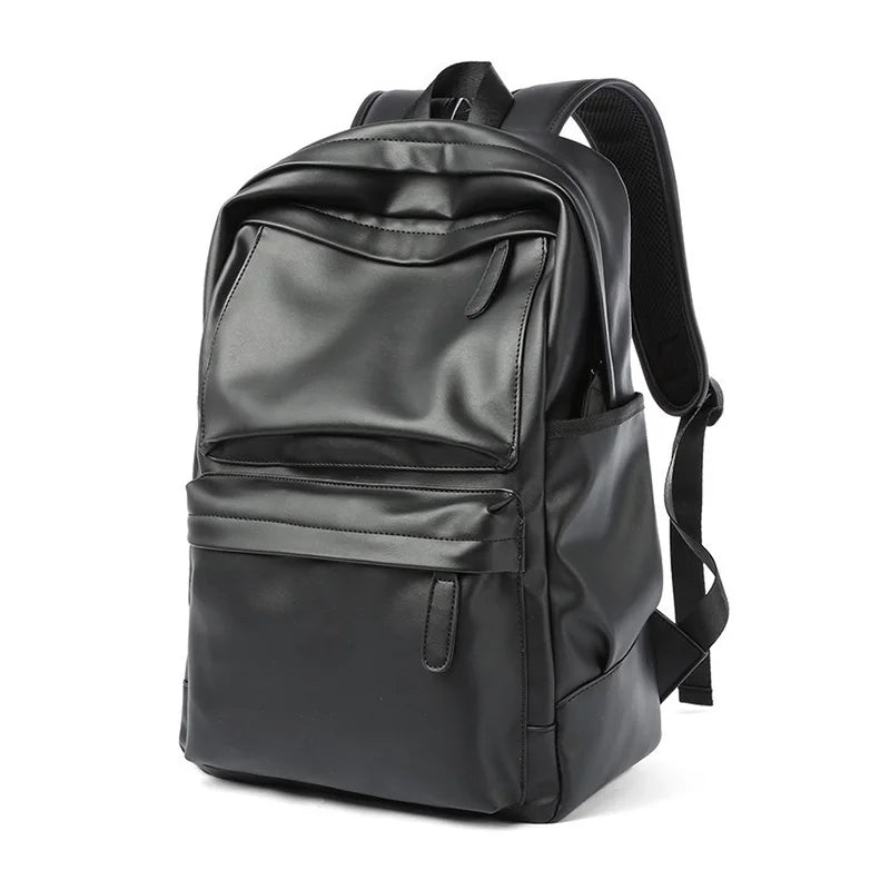 Zaino Uomo in Cuoio Impermeabile con Porta USB – Perfetto per Laptop 14” e Viaggi Casual